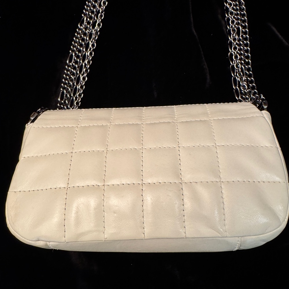 CHANEL Classic White Lambskin Leather Single Flap Shoulder Bag Style 00101 - Picture 6 of 11
